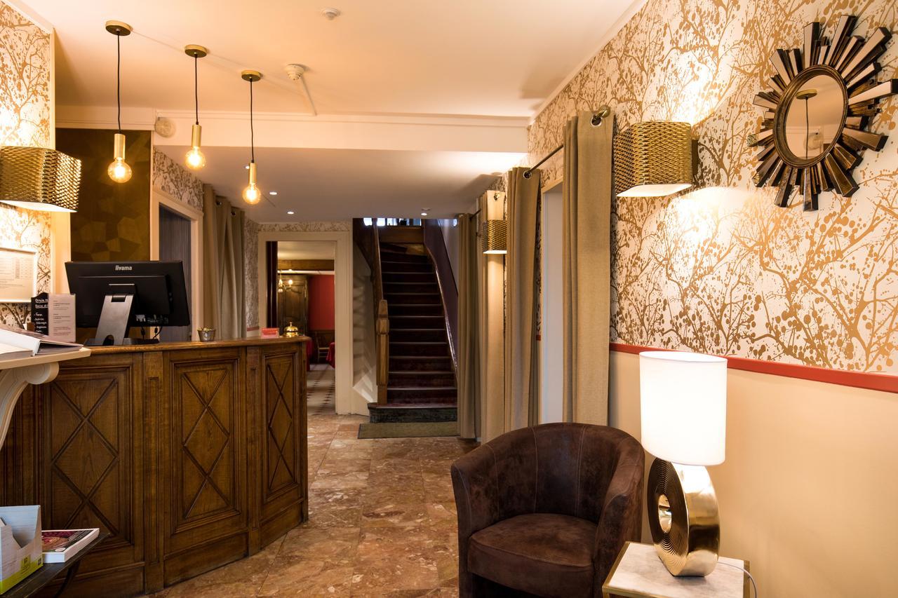 Logis Hotel Restaurant De La Poste Le Mele-sur-Sarthe Bagian luar foto
